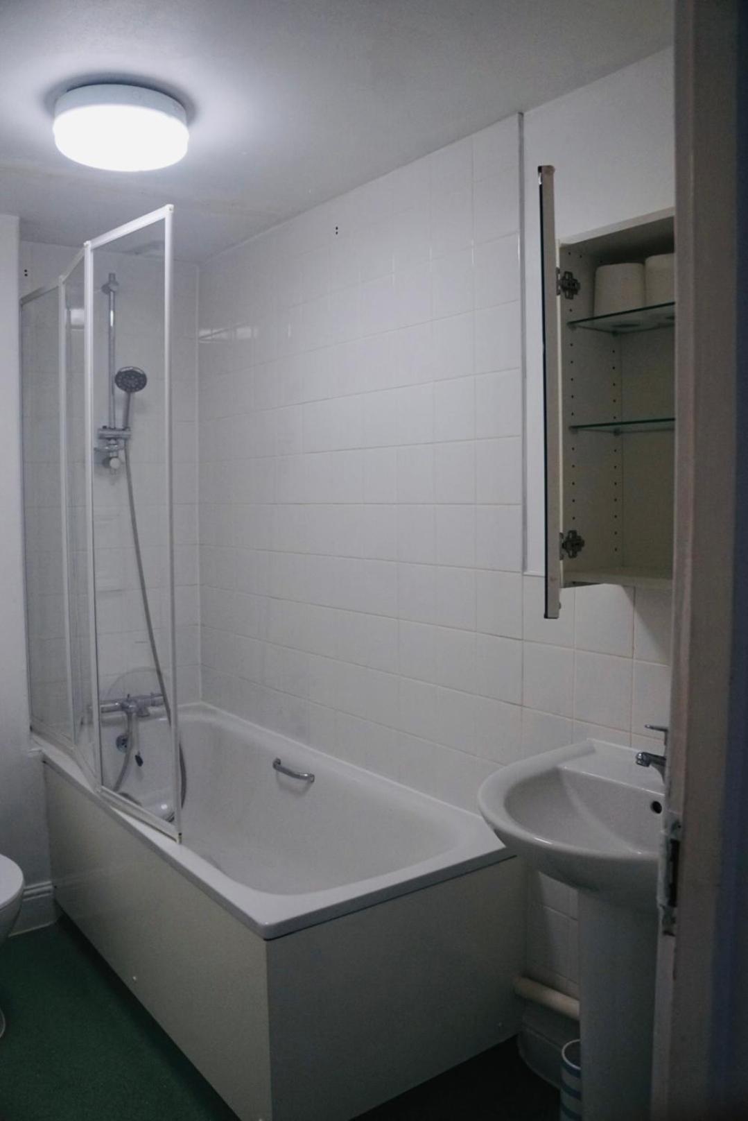 Bustling Western Apartment Londra Esterno foto