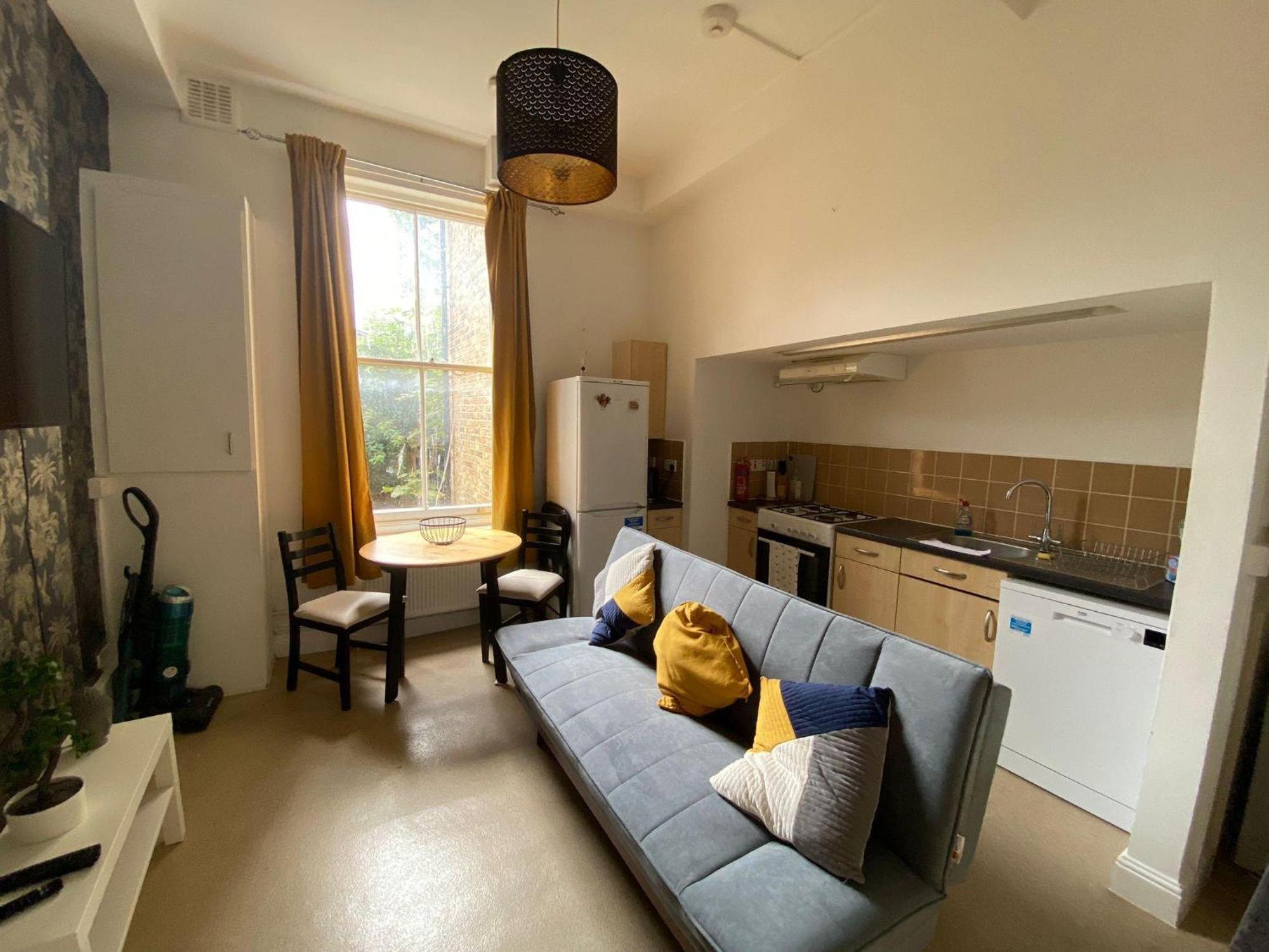 Bustling Western Apartment Londra Esterno foto